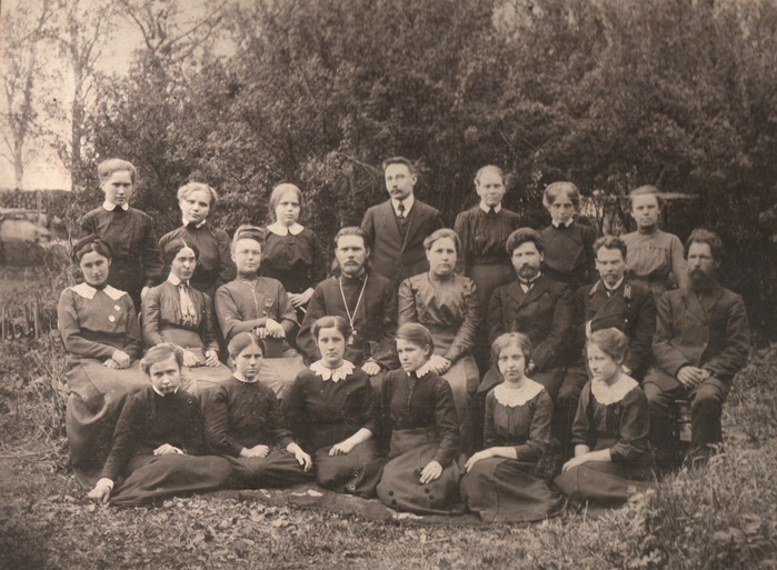 Преподаватели и учащиеся Царевококшайской гимназии 1910е гг